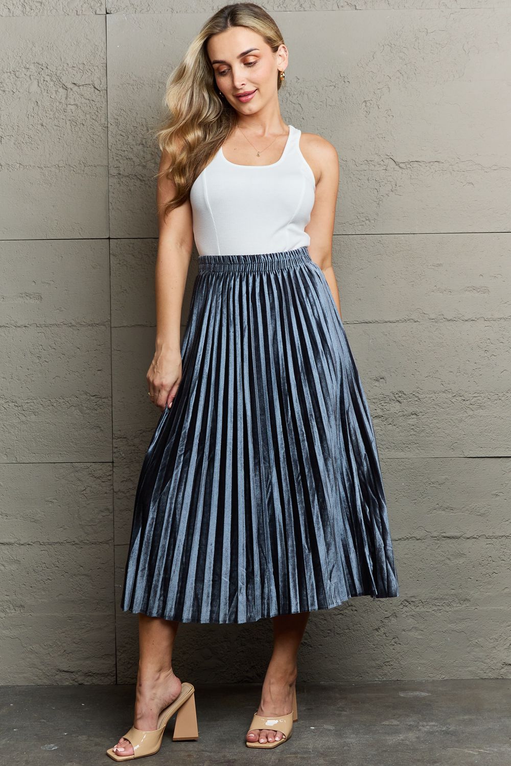 Ninexis Accordion Pleated Flowy Midi Skirt (OS)